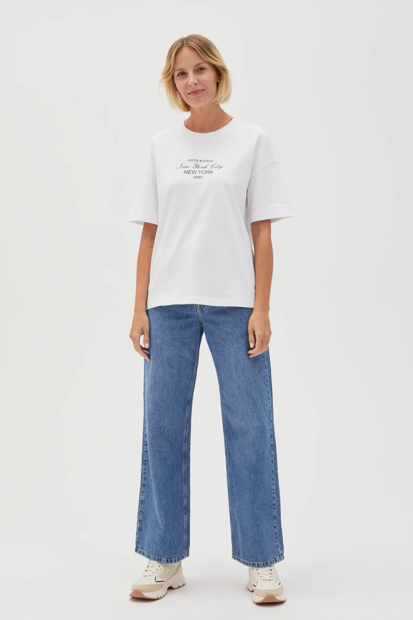 Bluzki Biale|Bluzki Bawełniane>Moodo Bawełniany biały t-shirt z napisem