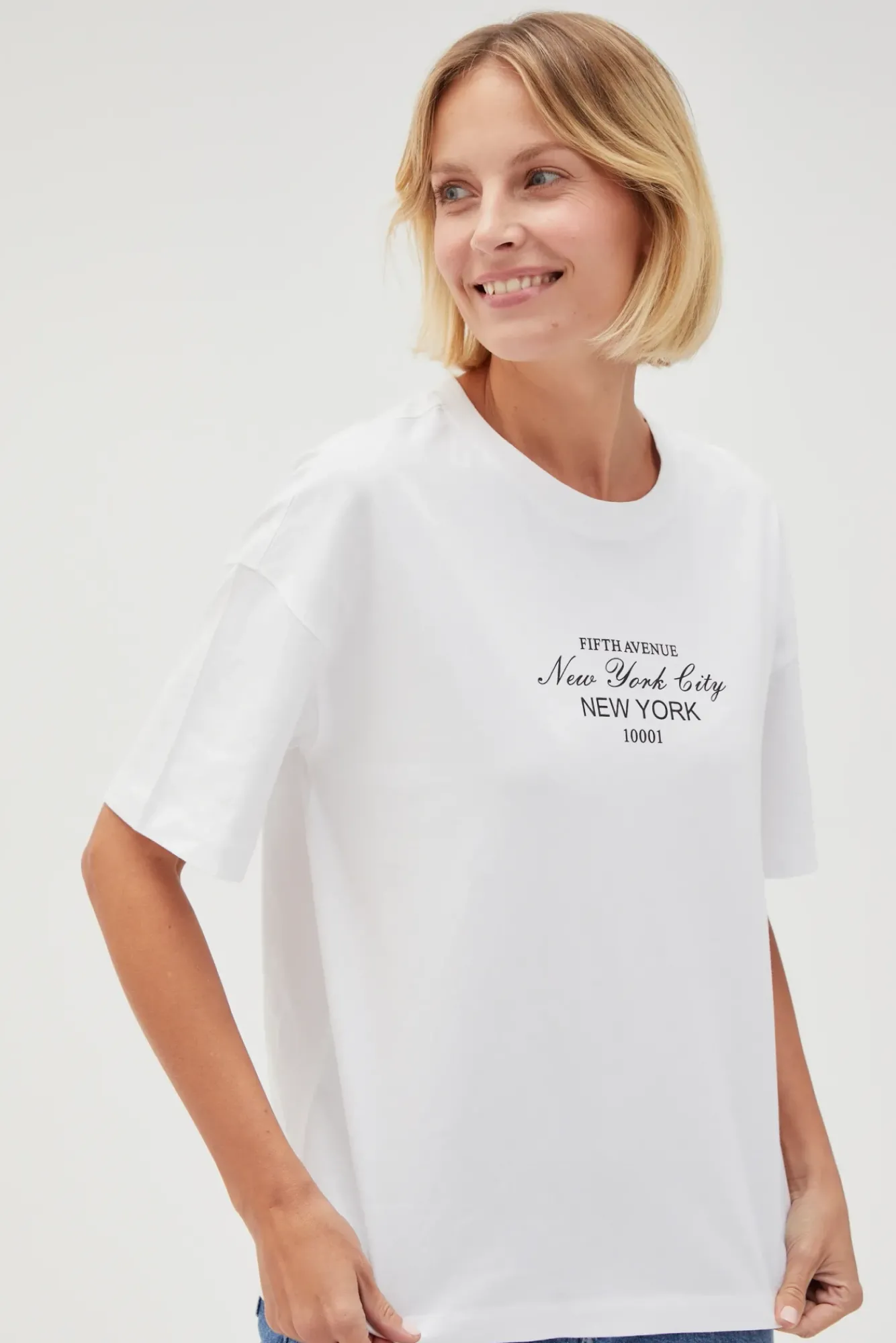 Bluzki Biale|Bluzki Bawełniane>Moodo Bawełniany biały t-shirt z napisem