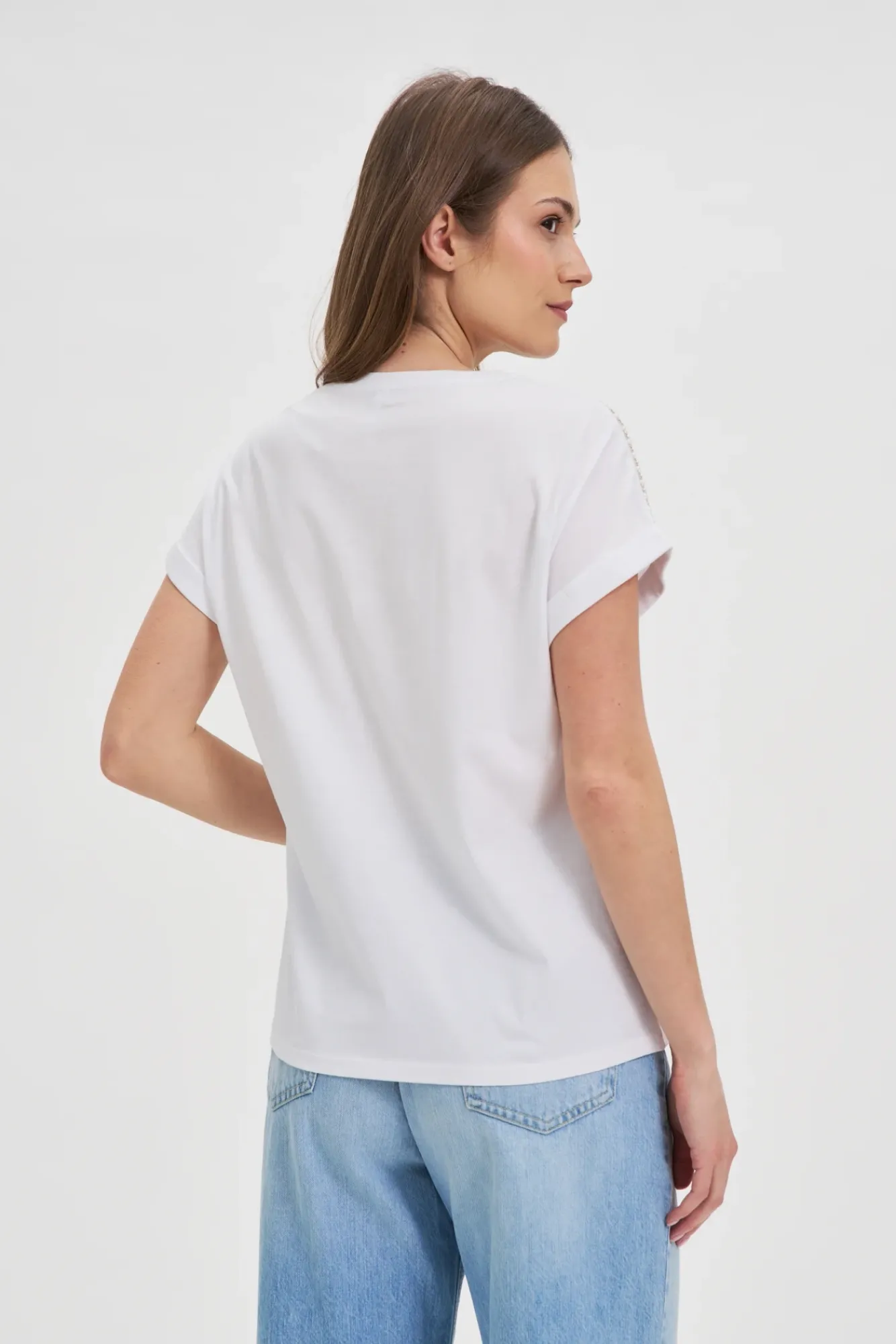 Bluzki Biale|Bluzki Bawełniane>Moodo Bawełniany t-shirt ozdobiony koralikami biały
