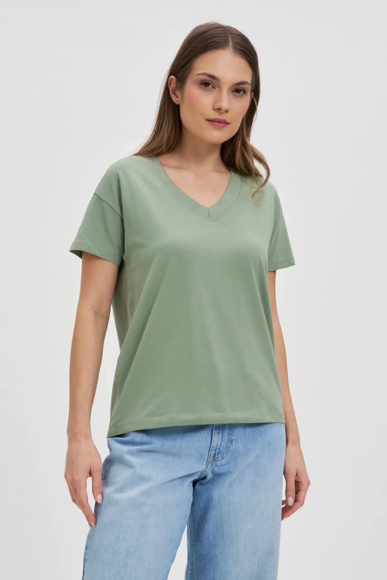 Bluzki Zielone|Bluzki Z Dekoltem W Serek>Moodo Bawełniany t-shirt z dekoltem w serek oliwkowy