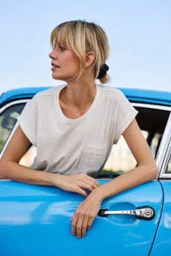 Bluzki Biale|Bluzki Bawełniane>Moodo Bawełniany t-shirt z kieszonką biały