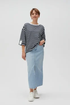 Bluzy Wiosenne|Bluzy Damskie Krótkie>Moodo Bluza oversize w paski z szerokimi rękawami granatowa