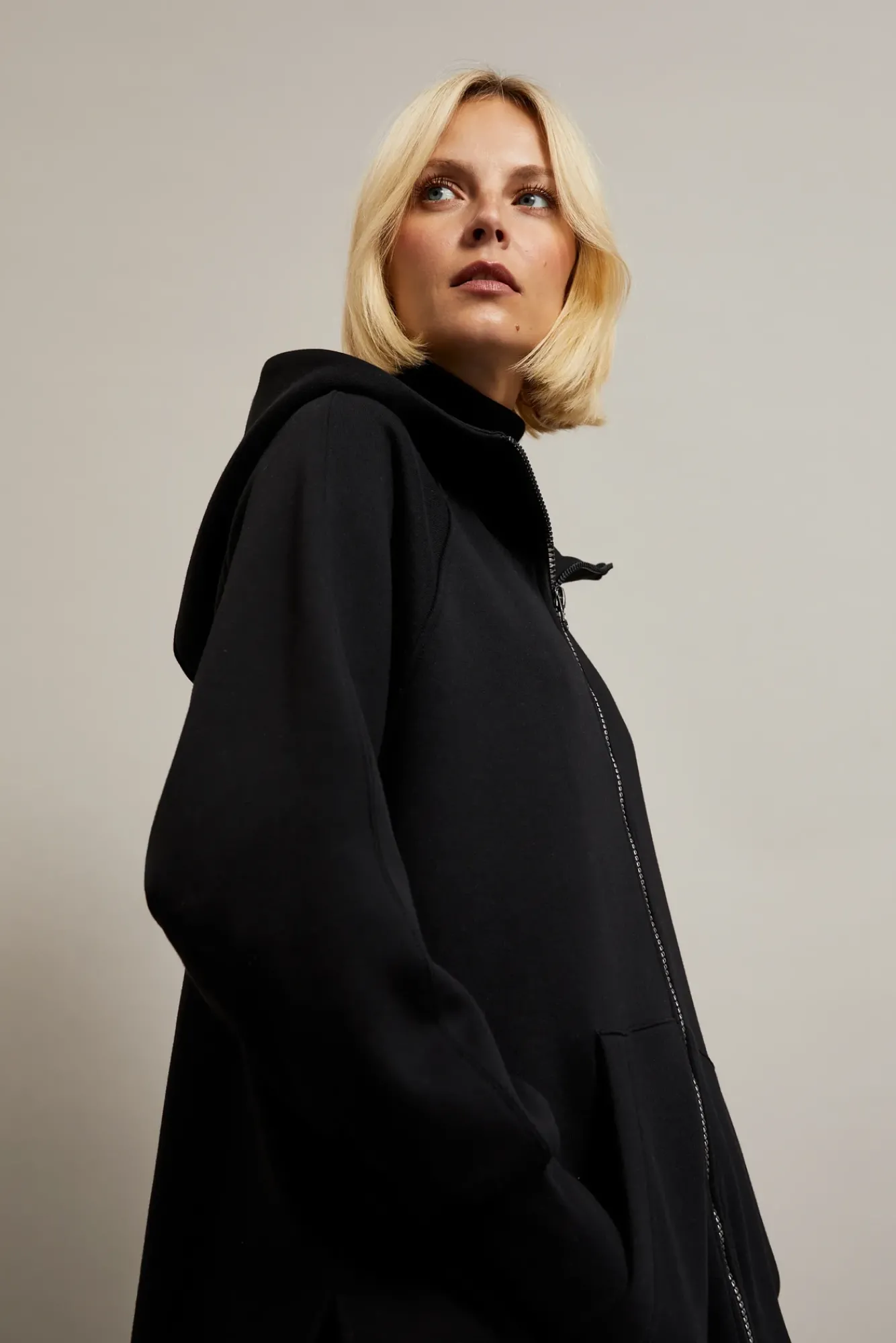 Bluzy Zimowe|Bluzy Damskie Sportowe>Moodo Bluza oversize z kapturem czarna