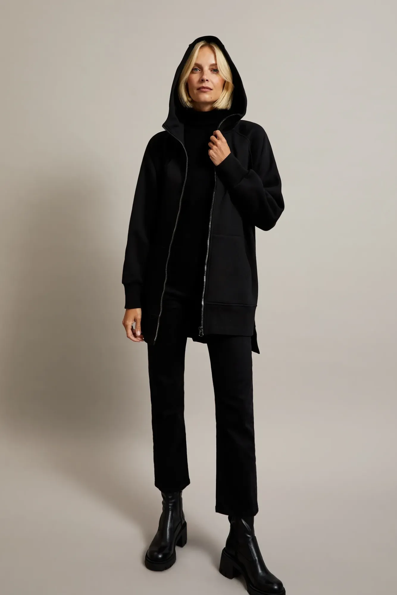 Bluzy Zimowe|Bluzy Damskie Sportowe>Moodo Bluza oversize z kapturem czarna