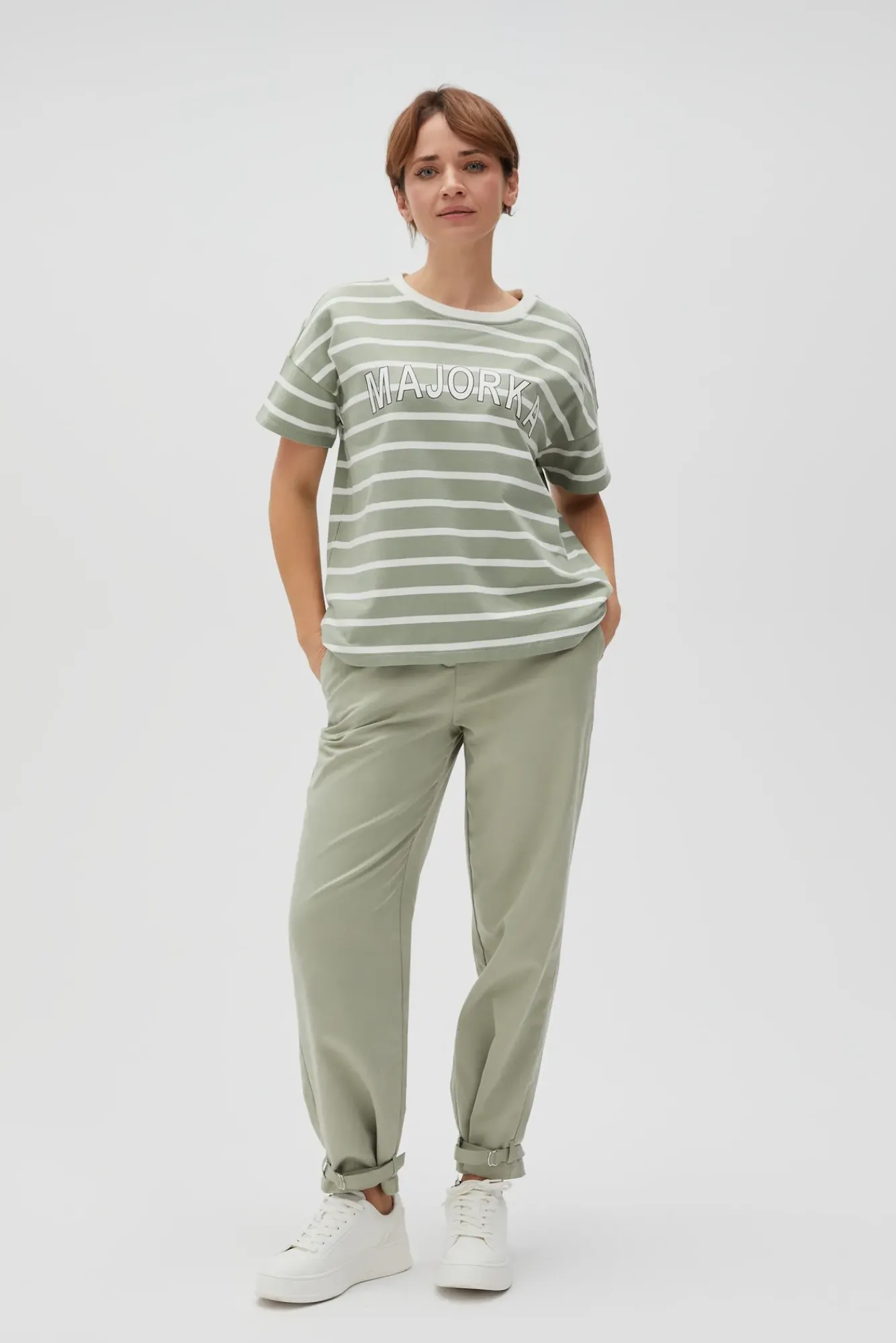 Bluzy Wiosenne|Bluzy Damskie Bawełniane>Moodo Bluza w paski z napisem oliwkowa