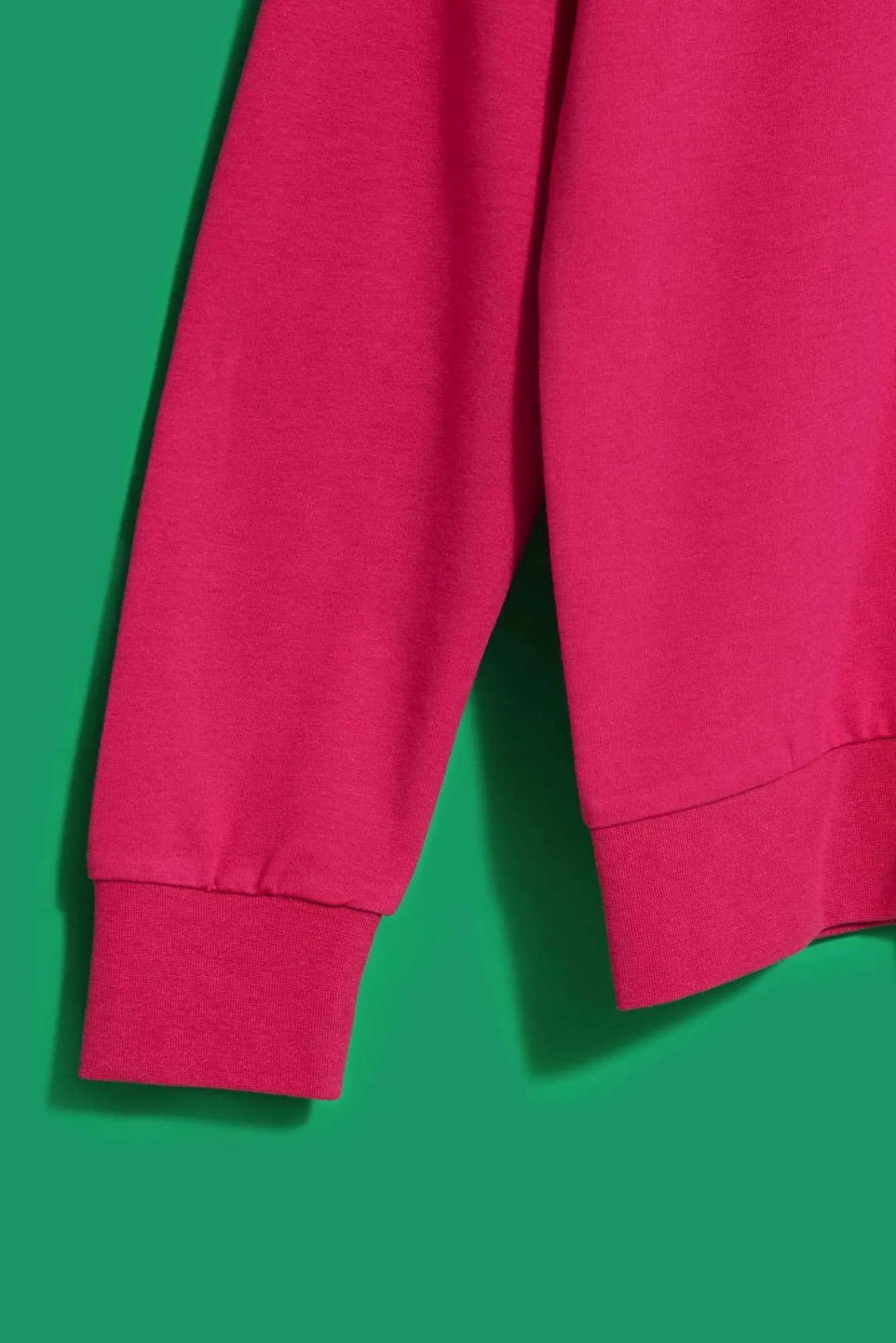 Bluzy Wiosenne|Bluzy Damskie Krótkie>Moodo Bluza z dekoltem na plecach różowa