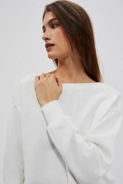 Bluzy Damskie Białe|Bluzy Wiosenne>Moodo Bluza z dekoltem na plecach perłowa