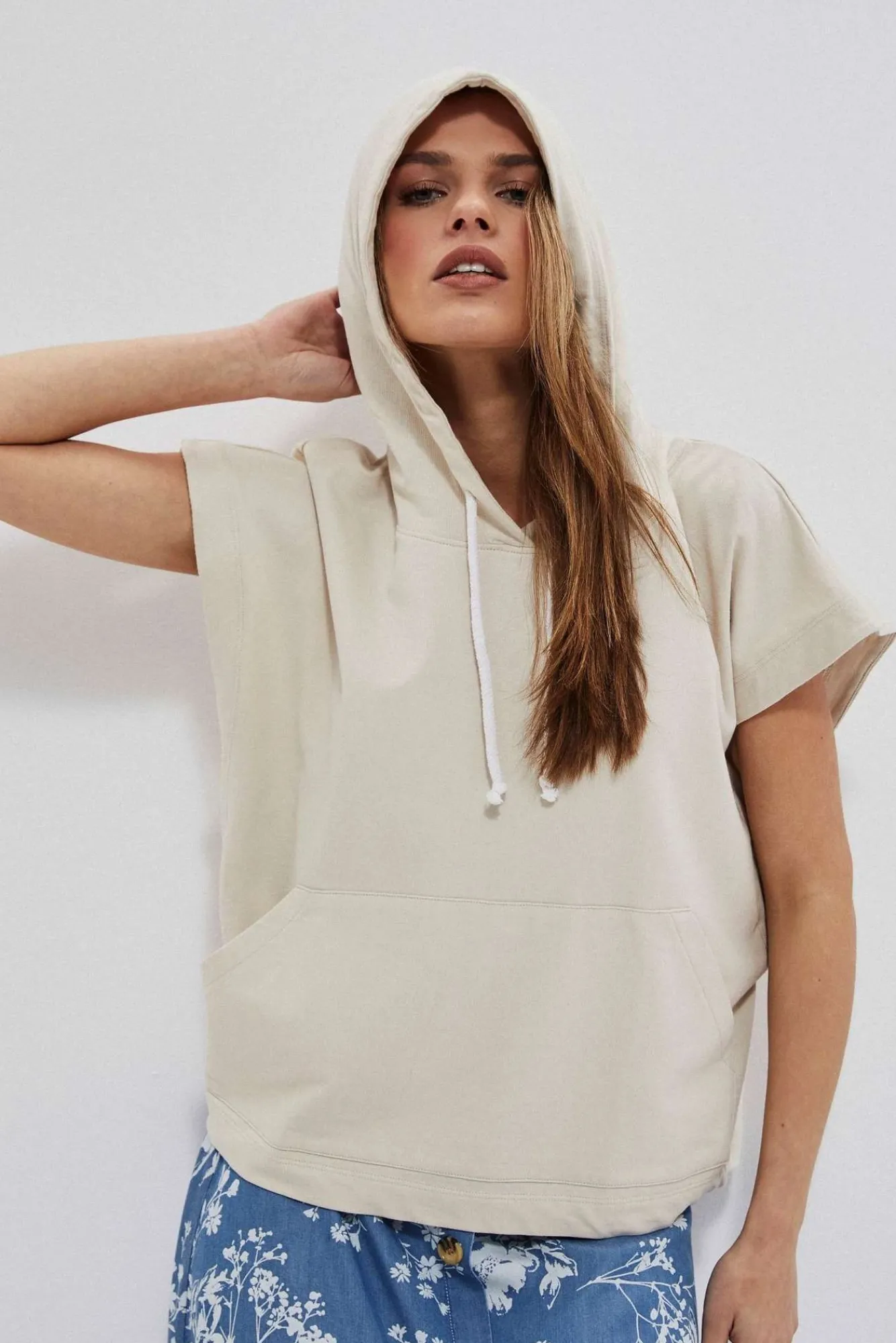 Bluzy Wiosenne|Bluzy Damskie Sportowe>Moodo Bluza z kapturem bez rękawów