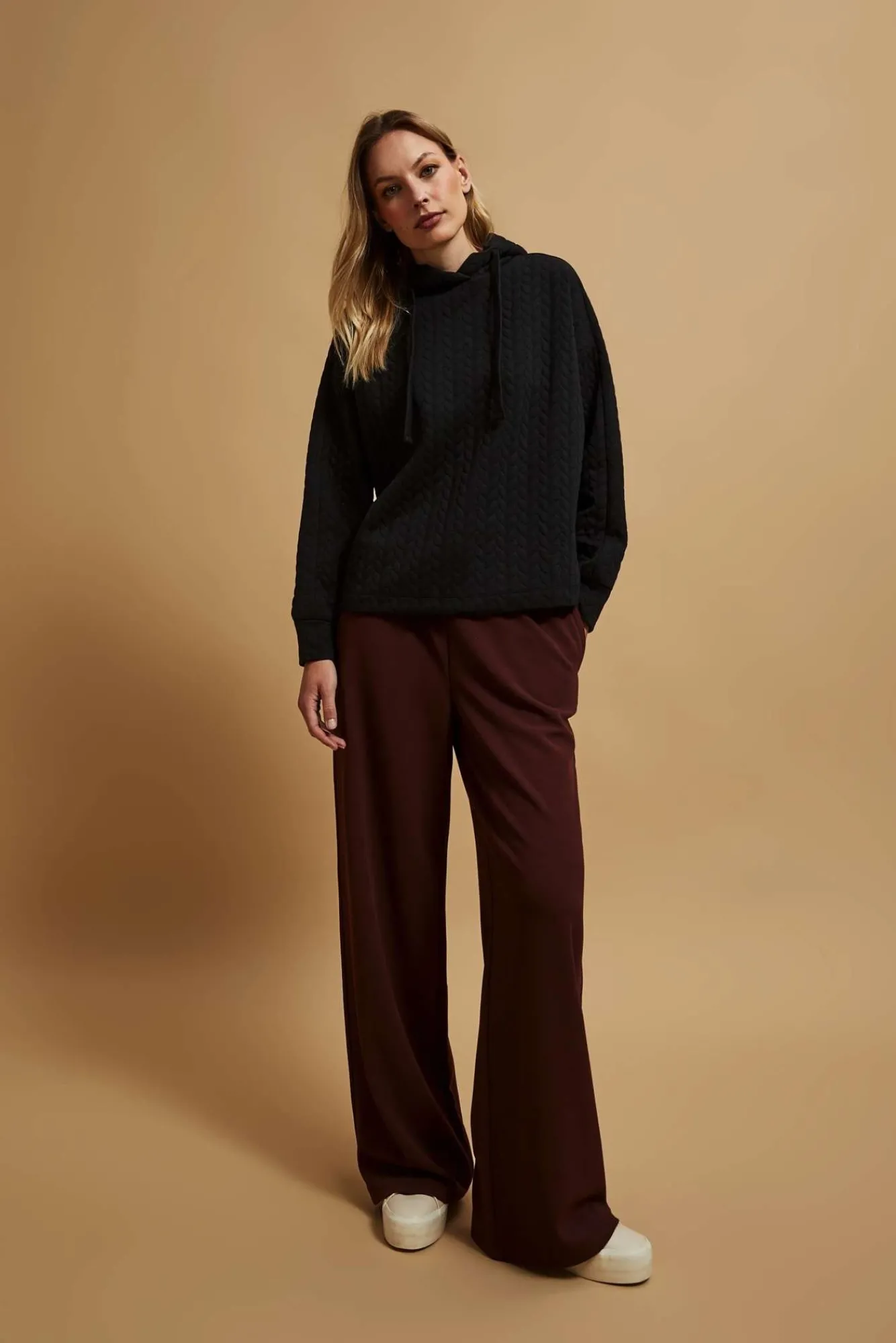 Bluzy Damskie Czarne|Bluzy Zimowe>Moodo Bluza z kapturem czarna