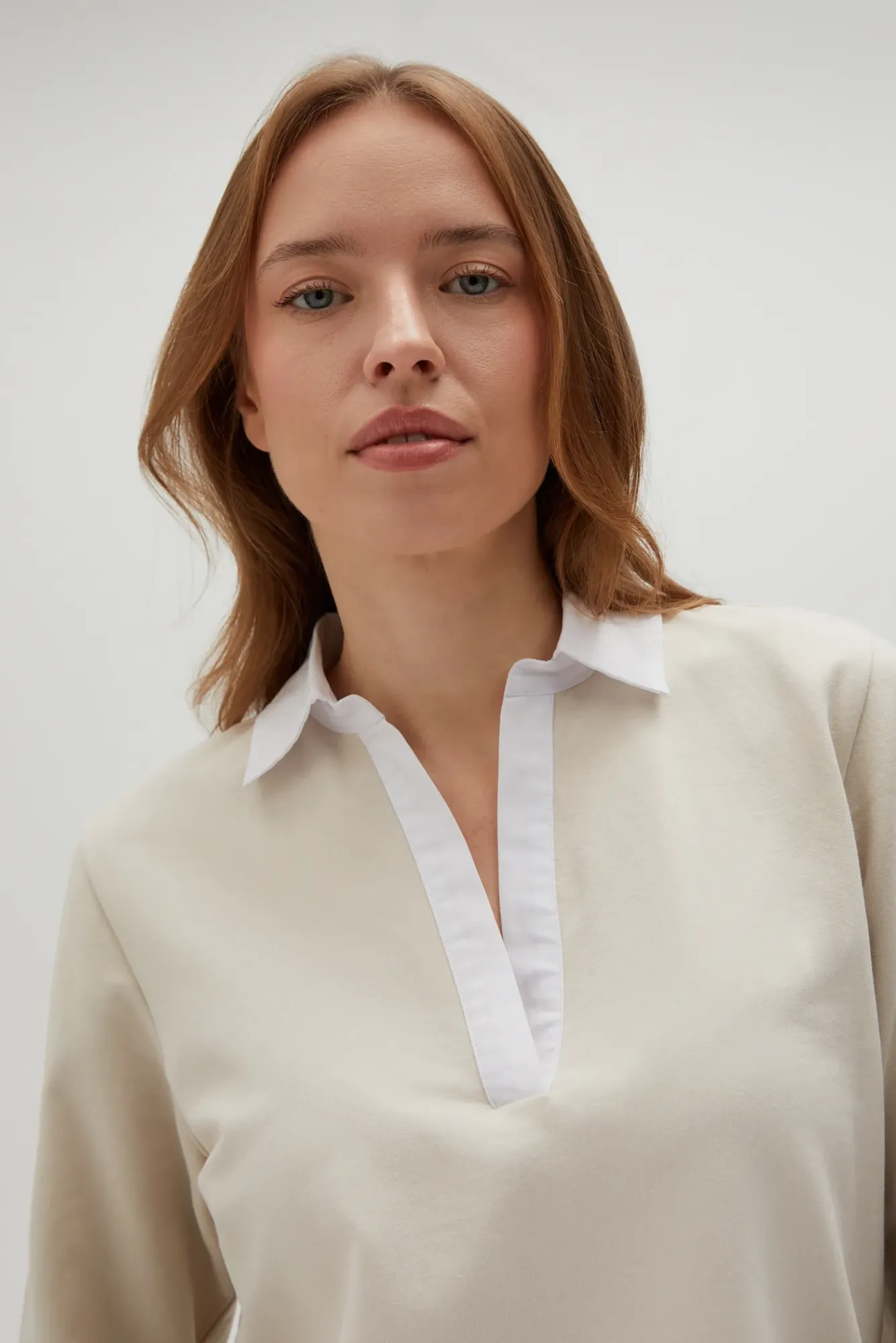 Bluzy Damskie Bawełniane|Bluzy Damskie Eleganckie>Moodo Bluza z kołnierzykiem beżowa