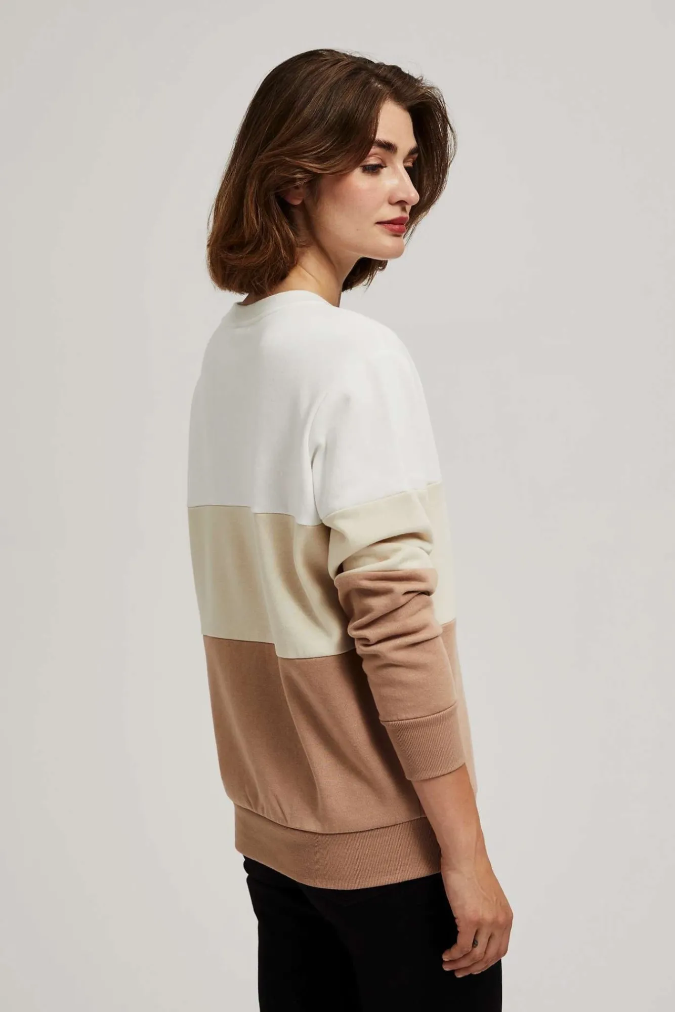 Bluzy Damskie Bez Kaptura|Bluzy Damskie Z Nadrukiem>Moodo Bluza z nadrukiem ciemnobeżowa