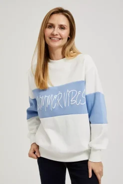 Bluzy Wiosenne|Bluzy Damskie Bez Kaptura>Moodo Bluza z napisem wkładana przez głowę biała
