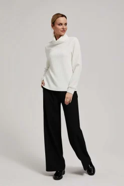 Bluzy Damskie Białe|Bluzy Zimowe>Moodo Bluza z szerokim golfem perłowa