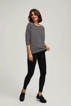 Bluzy Zimowe|Bluzy Damskie Bez Kaptura>Moodo Bluzka z geometrycznym wzorem biało granatowa