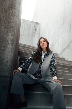 Kamizelki Damskie Garniturowe|Kamizelki Damskie Eleganckie>Moodo Elegancka kamizelka szara