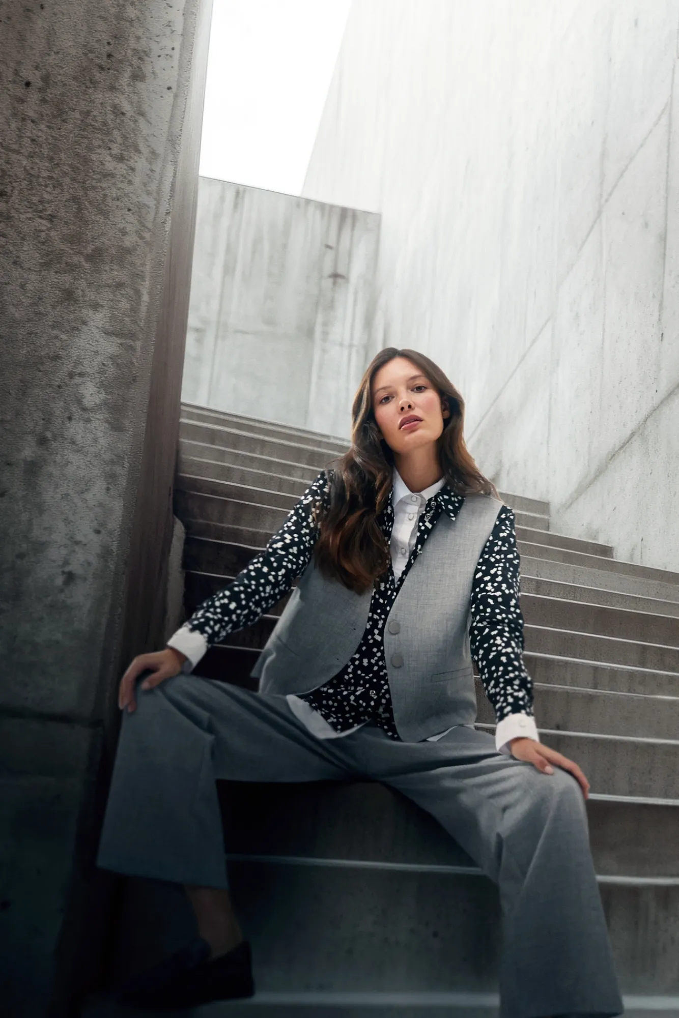 Kamizelki Damskie Garniturowe|Kamizelki Damskie Eleganckie>Moodo Elegancka kamizelka szara