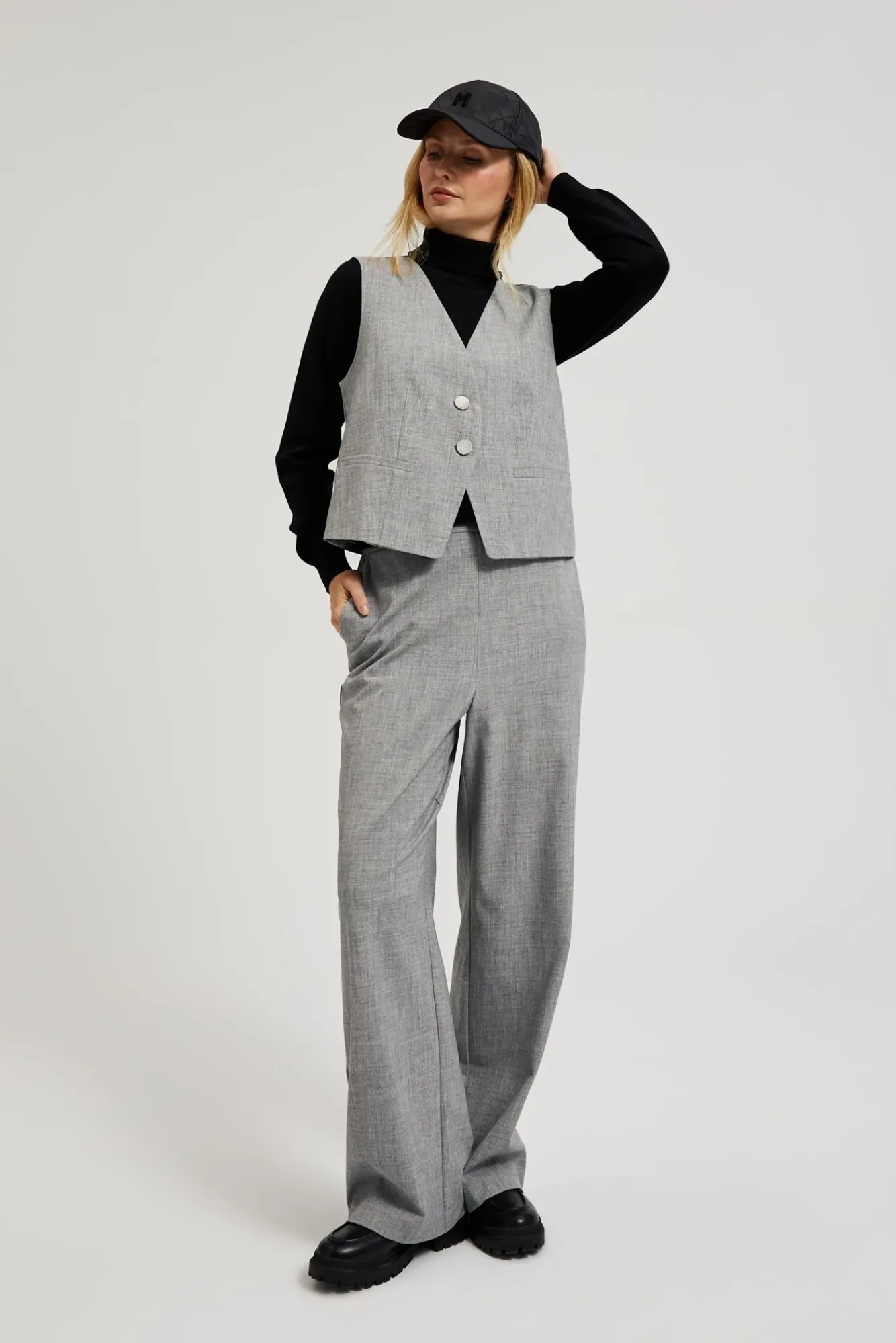 Kamizelki Damskie Garniturowe|Kamizelki Damskie Eleganckie>Moodo Elegancka kamizelka szara