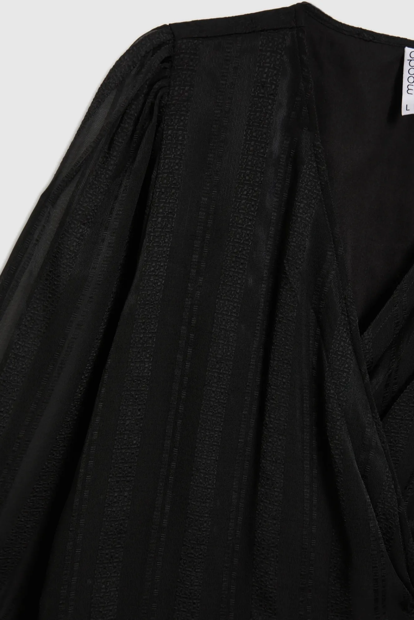 Koszule Czarne|Koszule Damskie Eleganckie>Moodo Elegancka koszula z dekoltem w serek czarna