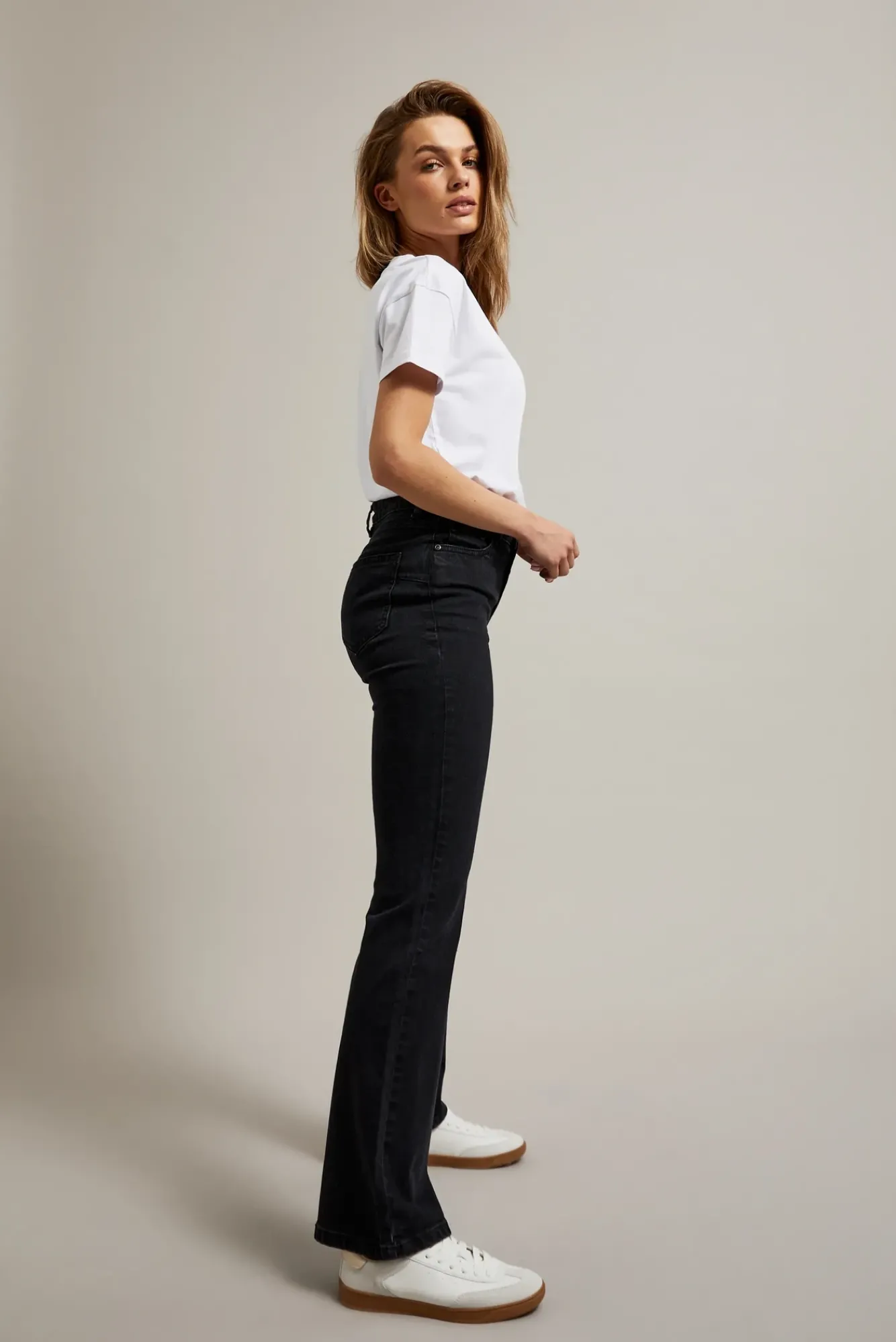 Jeansy Dzwony|Jeansy Z Wysokim Stanem>Moodo Gładkie jeansy bootcut czarne