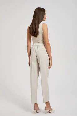 Spodnie Beżowe|Spodnie Eleganckie><noscript><img width=