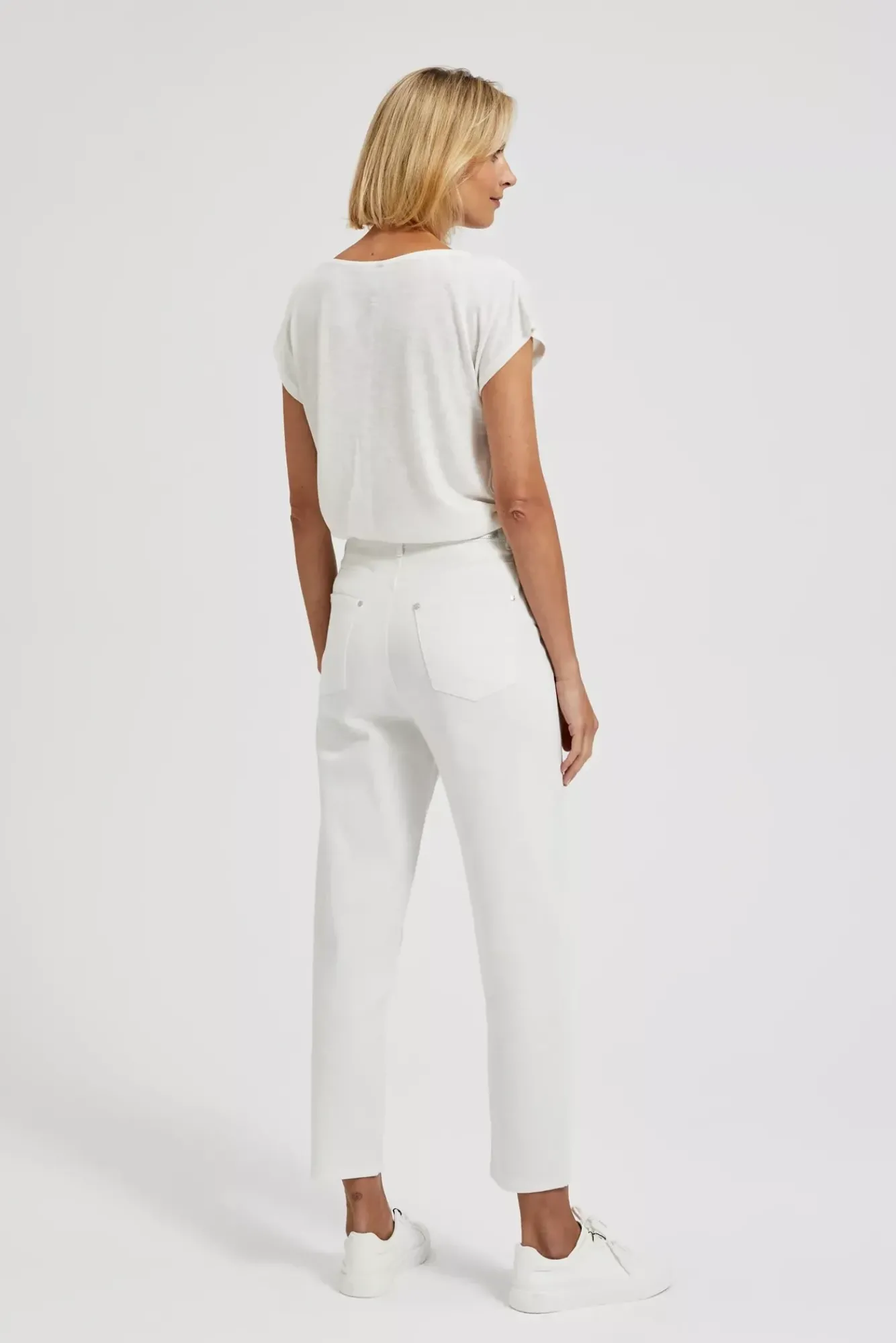 Jeansy Z Wysokim Stanem|Jeansy Mom Fit>Moodo Jeansy mom fit białe
