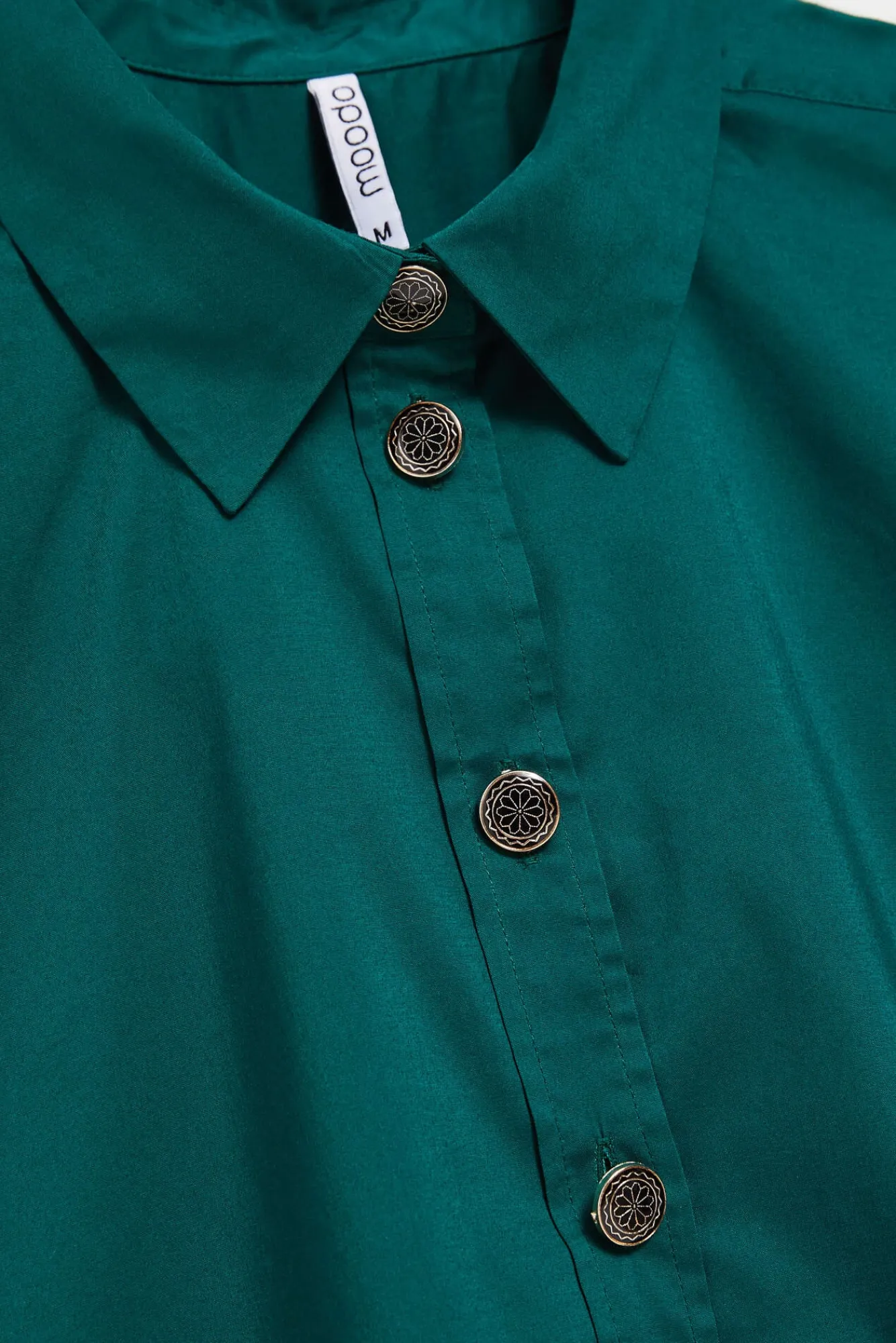 Koszule Damskie Eleganckie|Koszule Zielone>Moodo Koszula z ozdobnymi guzikami szmaragdowa