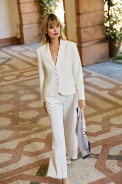 Białe Marynarki Damskie|Eleganckie Marynarki Damskie>Moodo Krótka marynarka zapinana na guziki biała
