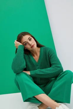 Swetry Zielone|Swetry Casual>Moodo Krótki kardigan zapinany na guziki zielony