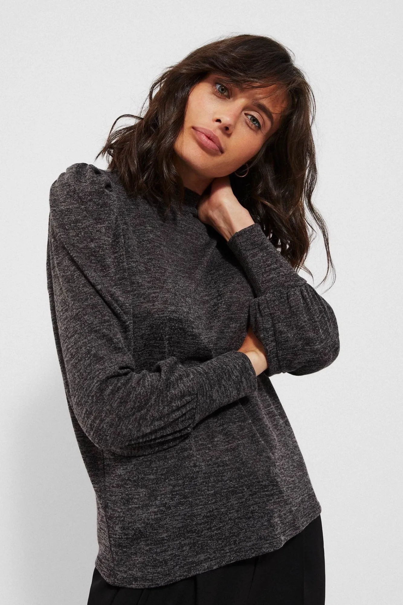 Bluzy Zimowe|Bluzy Damskie Eleganckie>Moodo Melanżowa bluza z bufkami grafitowa
