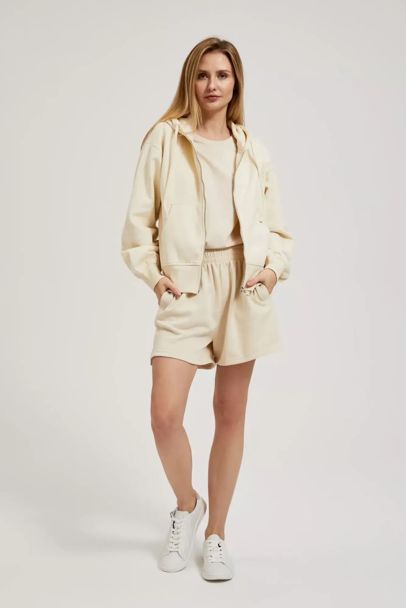 Bluzy Wiosenne|Bluzy Damskie Oversize>Moodo Rozpinana bluza z kapturem i bufiastymi rękawami beżowa