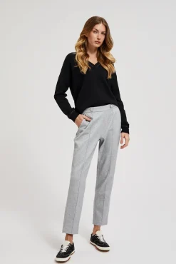 Swetry Czarne|Swetry Eleganckie><noscript><img data-lazyloaded=