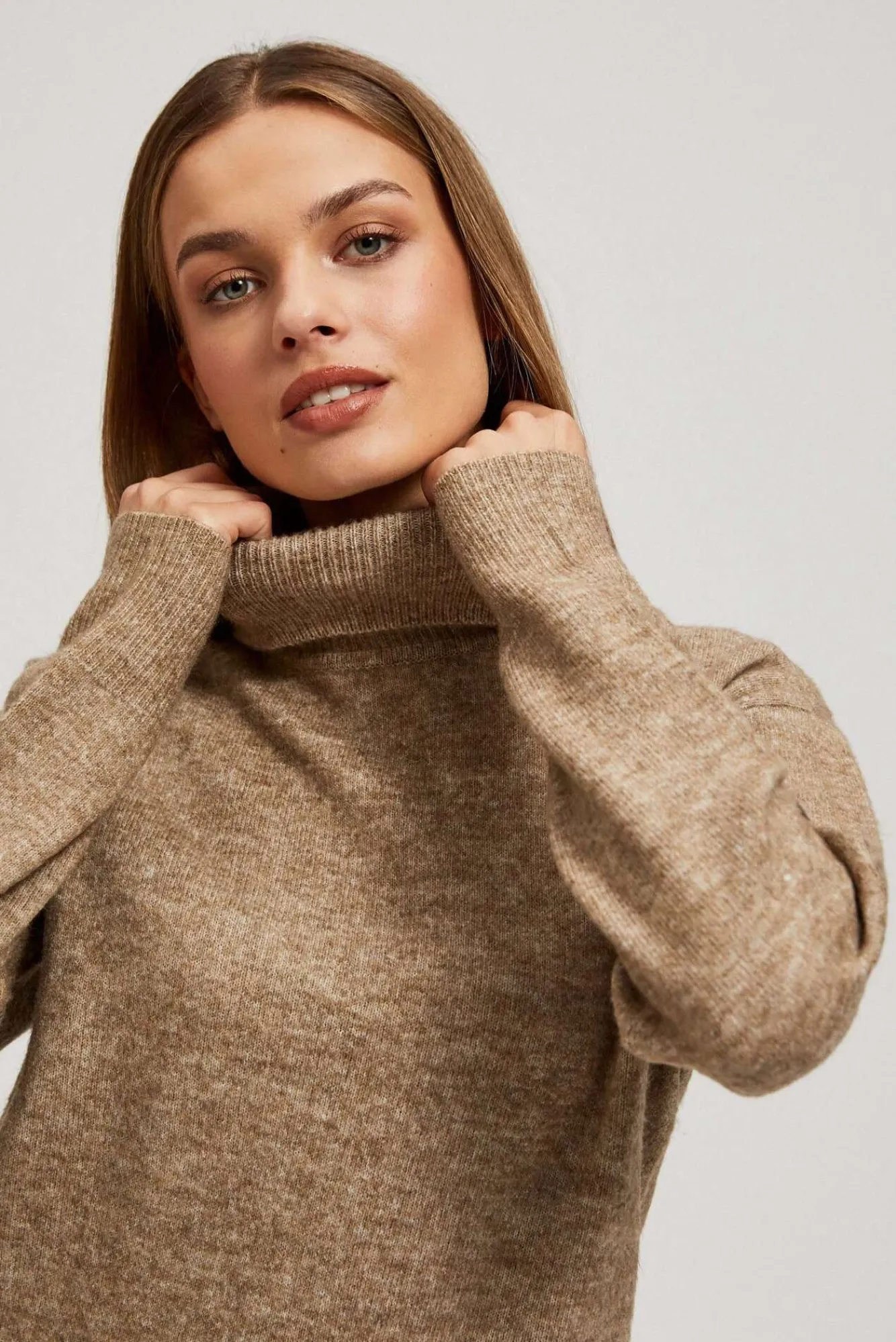 Swetry Beżowe|Swetry Casual>Moodo Sweter z golfem beżowy