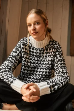 Swetry Z Golfem|Swetry O Grubym Splocie>Moodo Sweter z golfem czarno-biały