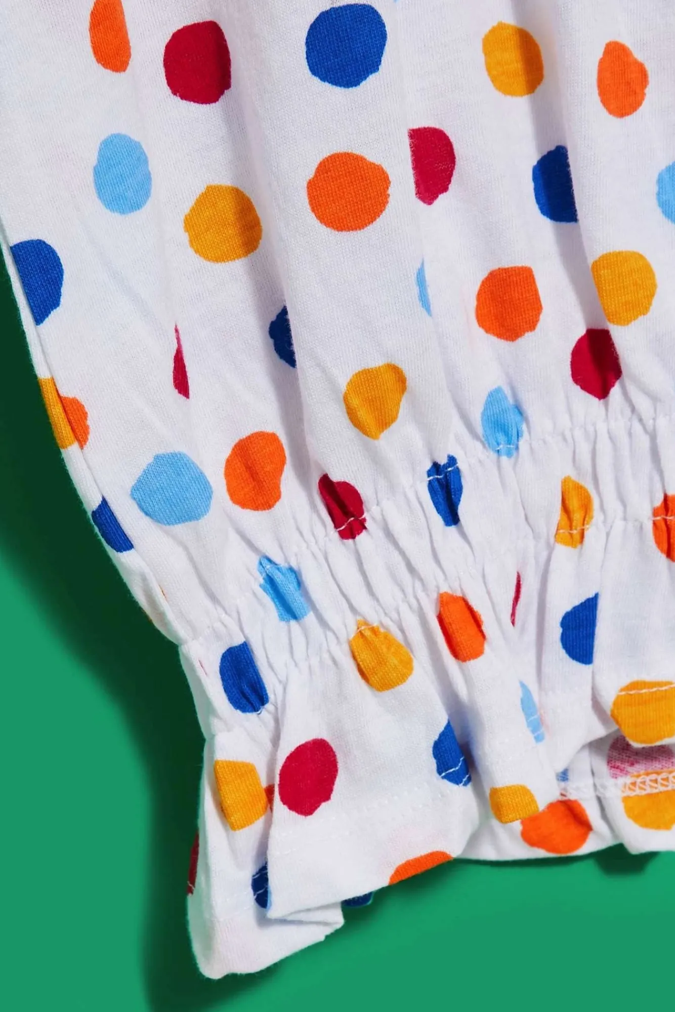 Bluzki Biale|Bluzki Bawełniane>Moodo T-shirt w kolorowe kropki
