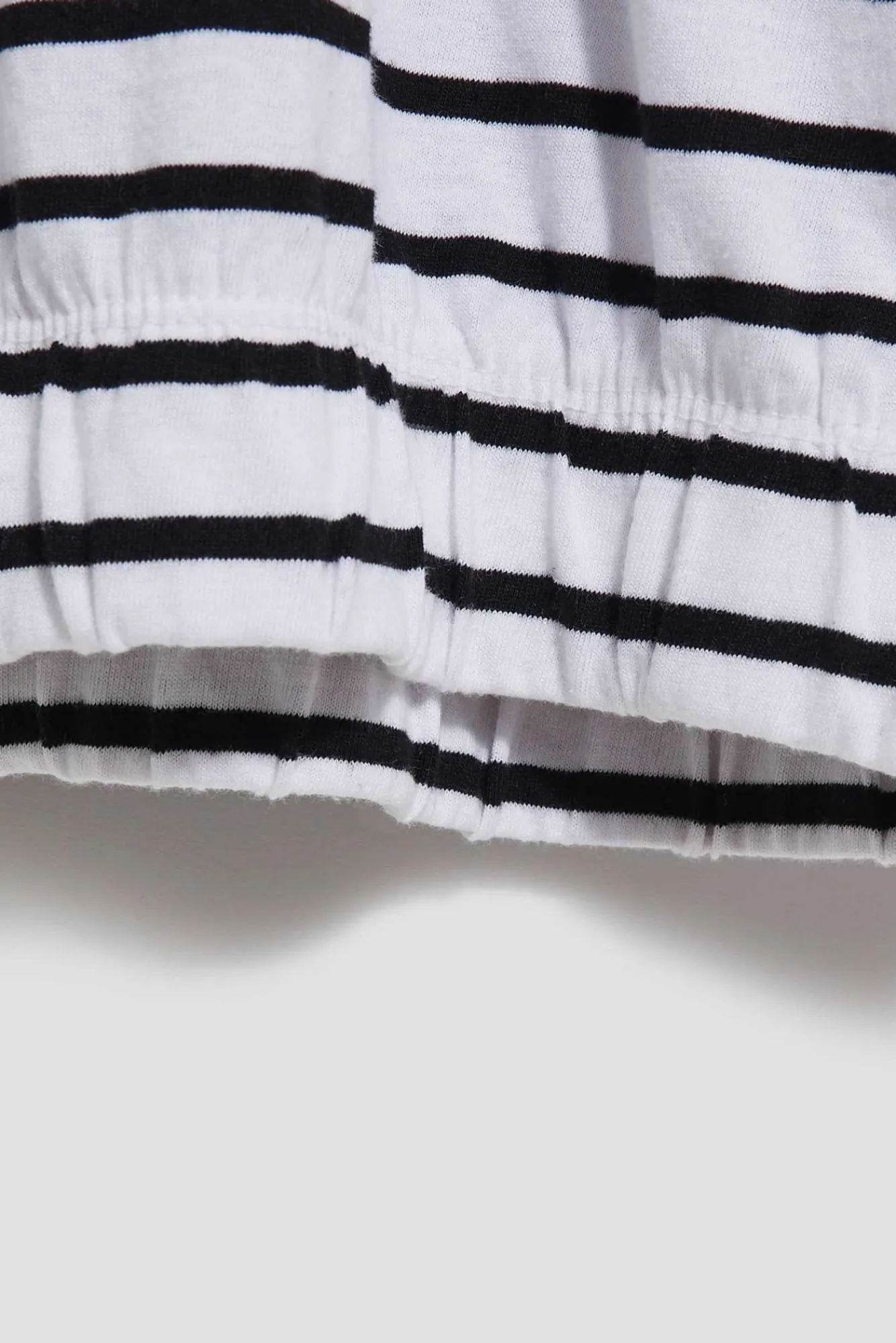 Bluzki Z Krótkim Rękawem|Bluzki Na Lato>Moodo T-shirt w paski biało czarny