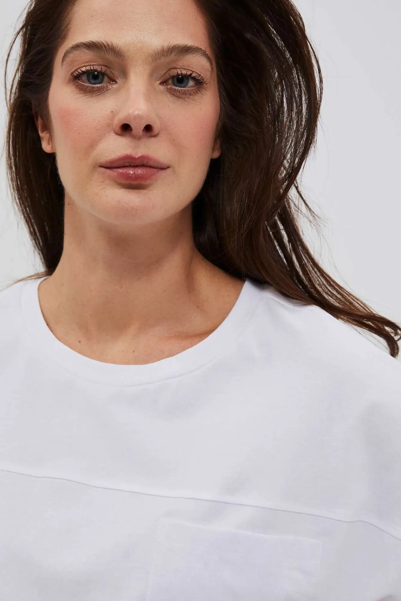 Bluzki Biale|Bluzki Bawełniane>Moodo T-shirt z kieszonką biały