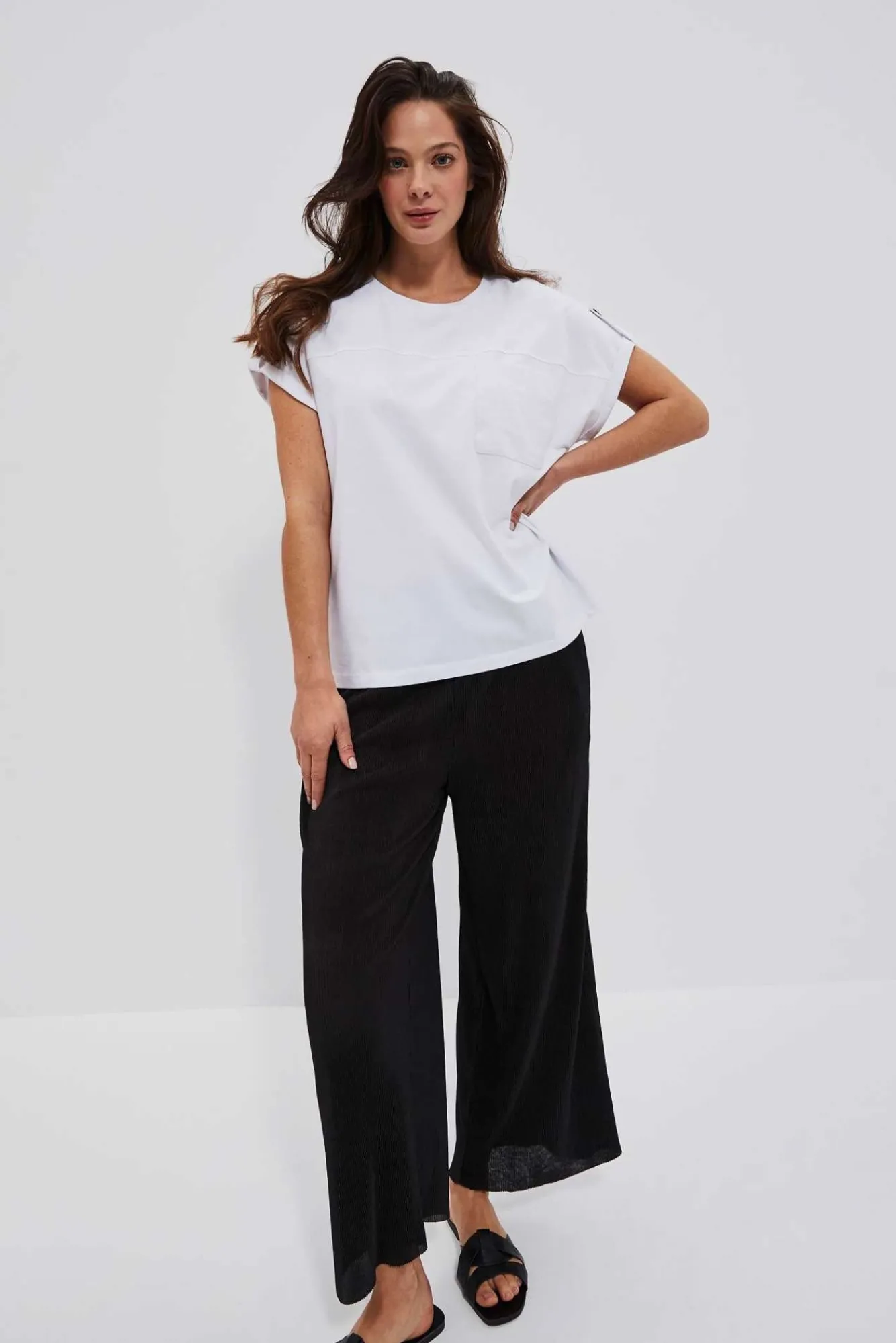 Bluzki Biale|Bluzki Bawełniane>Moodo T-shirt z kieszonką biały