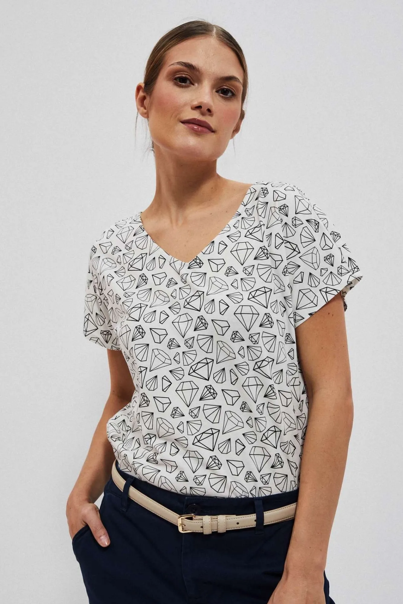 Bluzki Z Krótkim Rękawem|Bluzki Z Dekoltem>Moodo T-shirt z ozdobnym tyłem perłowy