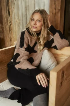 Swetry Czarne|Swetry Zimowe>Moodo Wzorzysty sweter